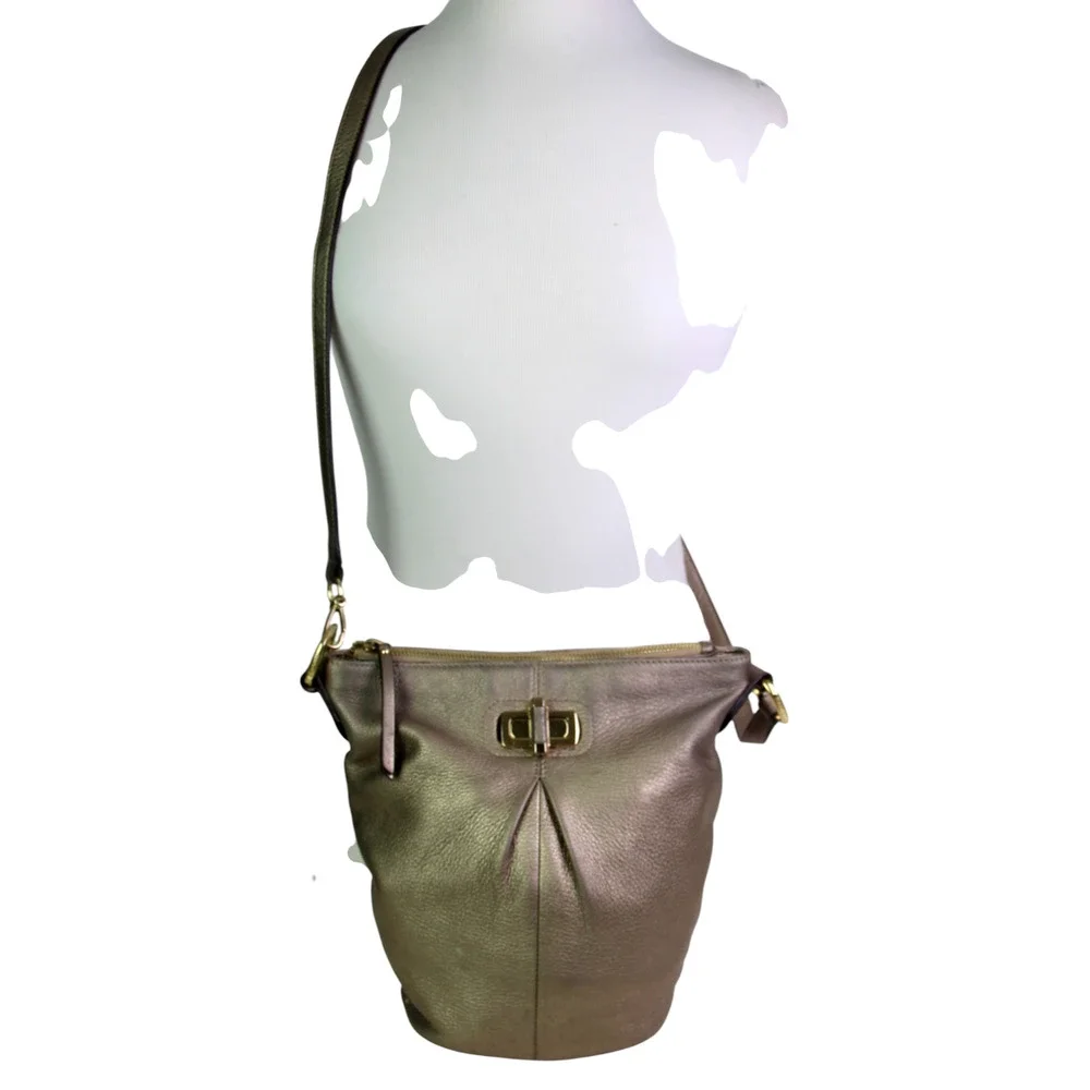 B. Makowsky GOLDEN BEIGE GENUINE LEATHER X-BODY SHOULDER BAG HANDBAG BOHO PURSE